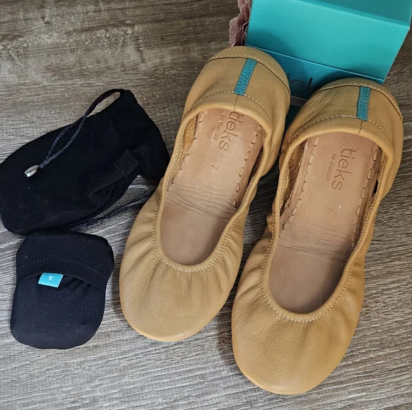 EUC TIEKS CAMEL LEATHER BALLET FLATS SIZE 7 - Picture 2 of 8